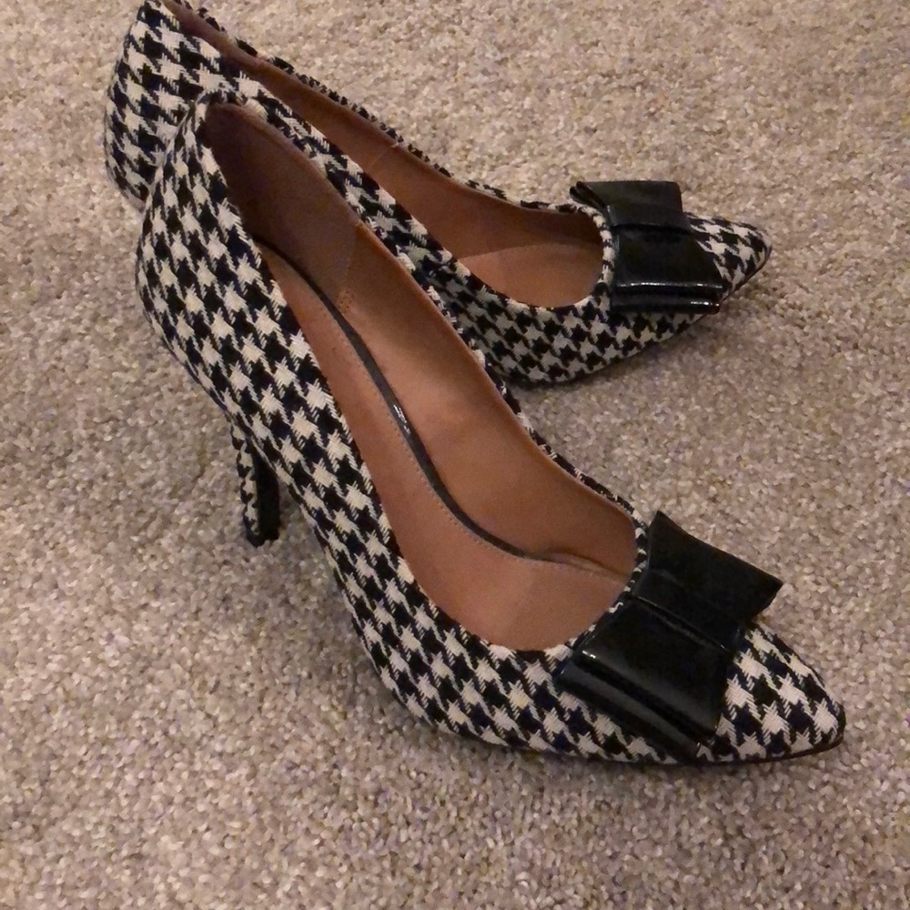 Black and white houndstooth heels with bow